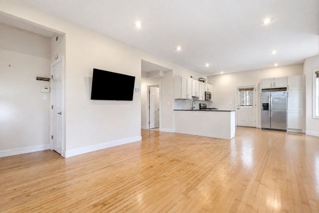 65 High Street 1, Woburn, MA 01801