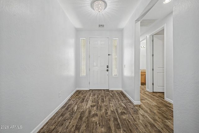 744 W DESERT HOLLOW Drive, San Tan Valley, AZ 85143