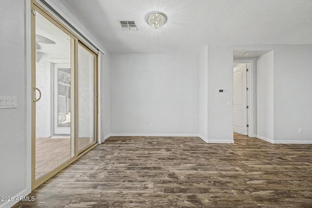 744 W DESERT HOLLOW Drive, San Tan Valley, AZ 85143