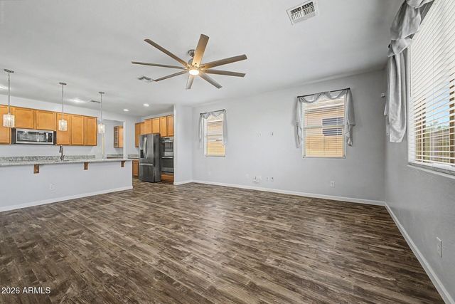744 W DESERT HOLLOW Drive, San Tan Valley, AZ 85143