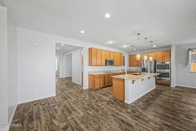 744 W DESERT HOLLOW Drive, San Tan Valley, AZ 85143