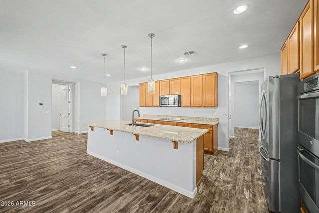744 W DESERT HOLLOW Drive, San Tan Valley, AZ 85143