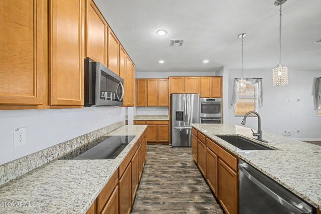 744 W DESERT HOLLOW Drive, San Tan Valley, AZ 85143