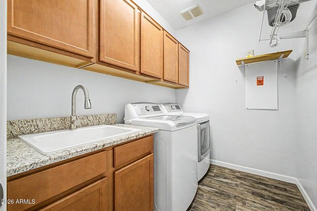 744 W DESERT HOLLOW Drive, San Tan Valley, AZ 85143