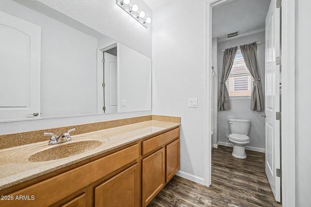 744 W DESERT HOLLOW Drive, San Tan Valley, AZ 85143