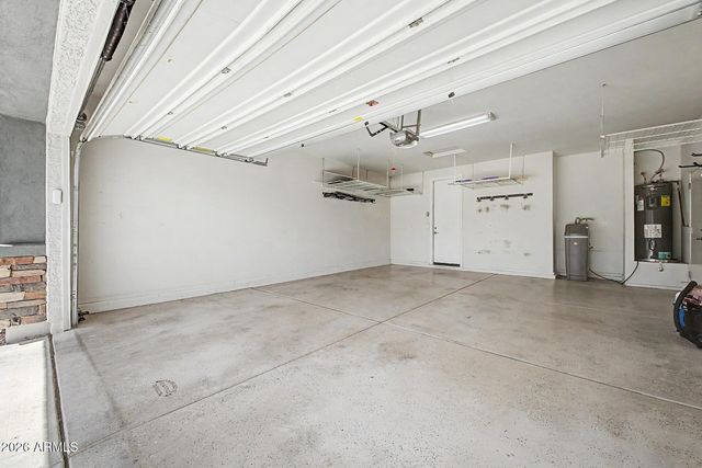 744 W DESERT HOLLOW Drive, San Tan Valley, AZ 85143