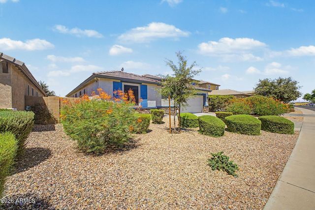 744 W DESERT HOLLOW Drive, San Tan Valley, AZ 85143