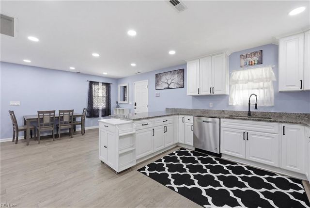 28 Woodland ST, Portsmouth, VA 23702