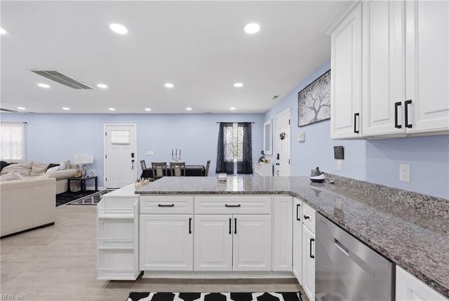 28 Woodland ST, Portsmouth, VA 23702
