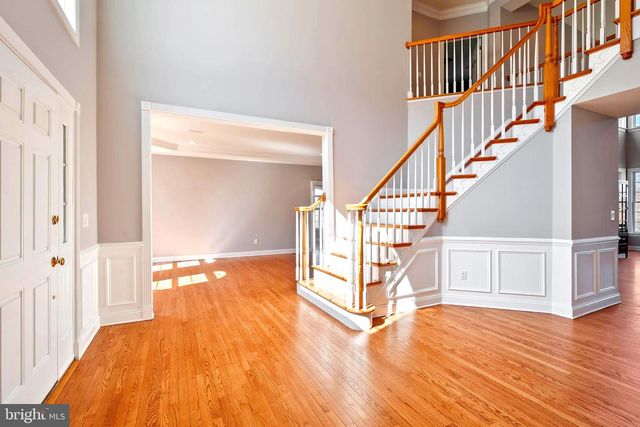 9 HALLETT DR, Pennington, NJ 08534