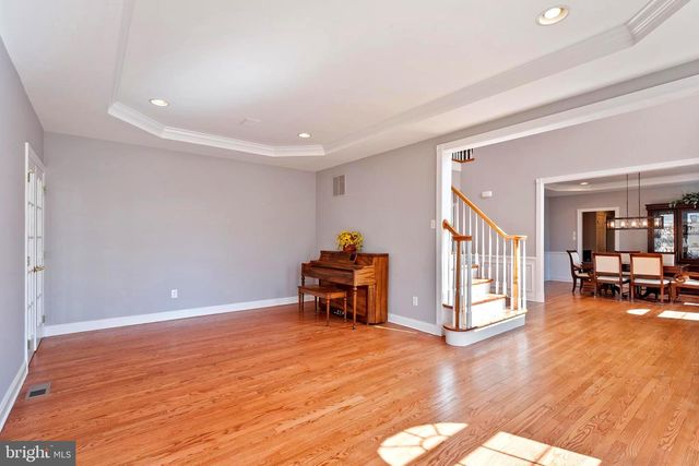 9 HALLETT DR, Pennington, NJ 08534