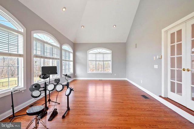 9 HALLETT DR, Pennington, NJ 08534