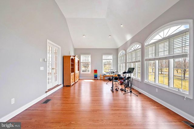 9 HALLETT DR, Pennington, NJ 08534