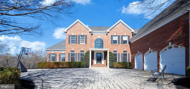 9 HALLETT DR, Pennington, NJ 08534