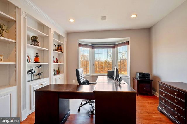 9 HALLETT DR, Pennington, NJ 08534