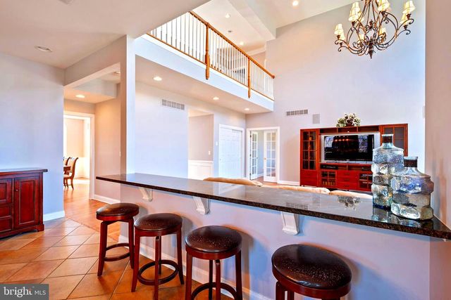 9 HALLETT DR, Pennington, NJ 08534