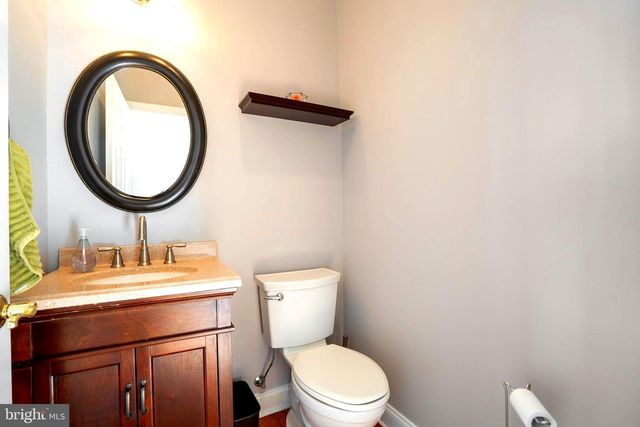 9 HALLETT DR, Pennington, NJ 08534