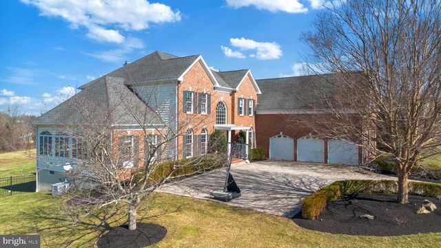 9 HALLETT DR, Pennington, NJ 08534