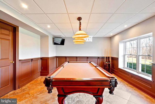 9 HALLETT DR, Pennington, NJ 08534