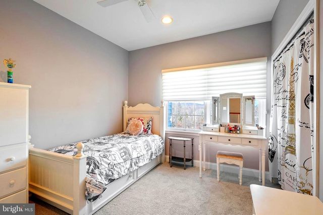 9 HALLETT DR, Pennington, NJ 08534