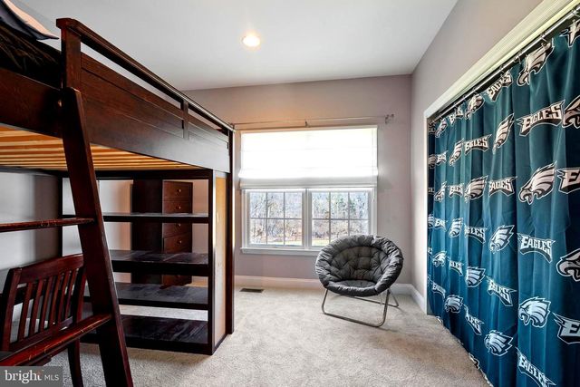 9 HALLETT DR, Pennington, NJ 08534