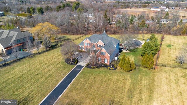9 HALLETT DR, Pennington, NJ 08534