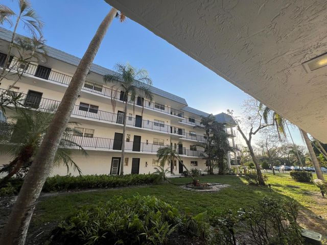 3330 Spanish Moss Terrace 406, Lauderhill, FL 33319