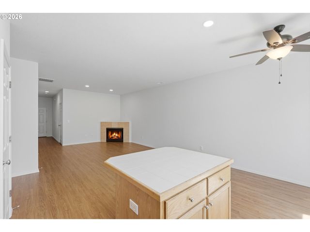 5934 Se 16TH Loop, Gresham, OR 97080