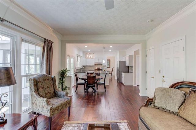 6530 Maid Marion Close, Alpharetta, GA 30005