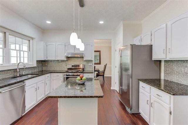 6530 Maid Marion Close, Alpharetta, GA 30005