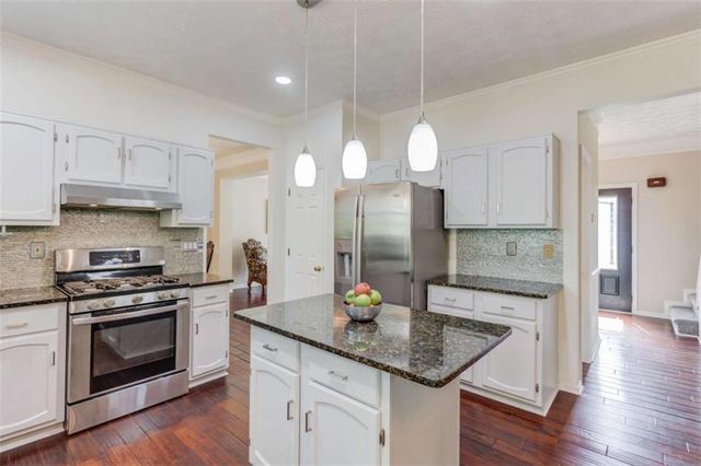 6530 Maid Marion Close, Alpharetta, GA 30005