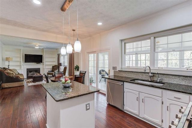 6530 Maid Marion Close, Alpharetta, GA 30005