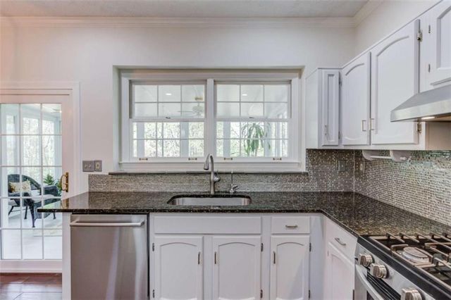 6530 Maid Marion Close, Alpharetta, GA 30005