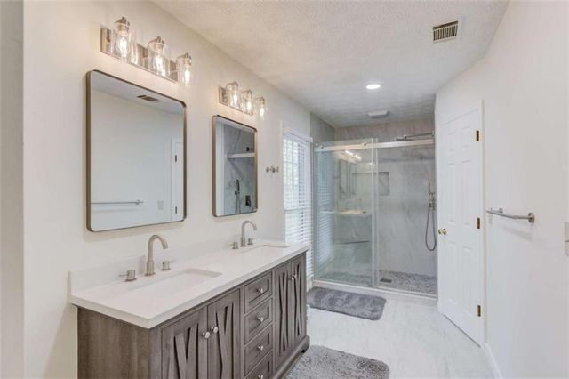 6530 Maid Marion Close, Alpharetta, GA 30005