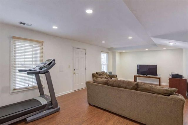 6530 Maid Marion Close, Alpharetta, GA 30005