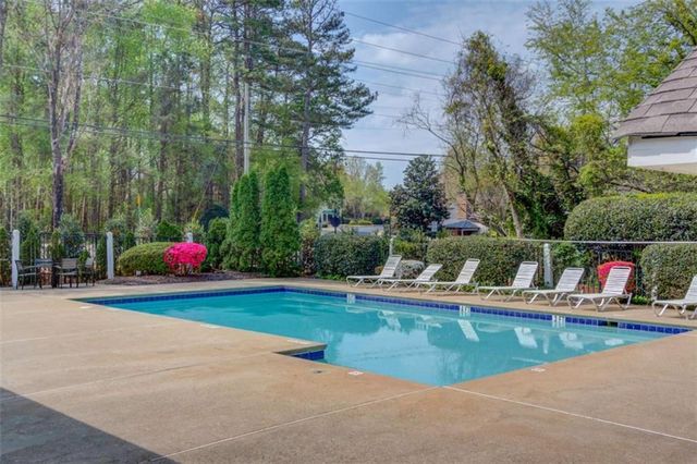 6530 Maid Marion Close, Alpharetta, GA 30005