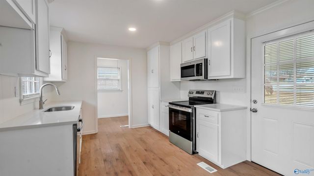 131 Skidmore Drive NW, Arab, AL 35016