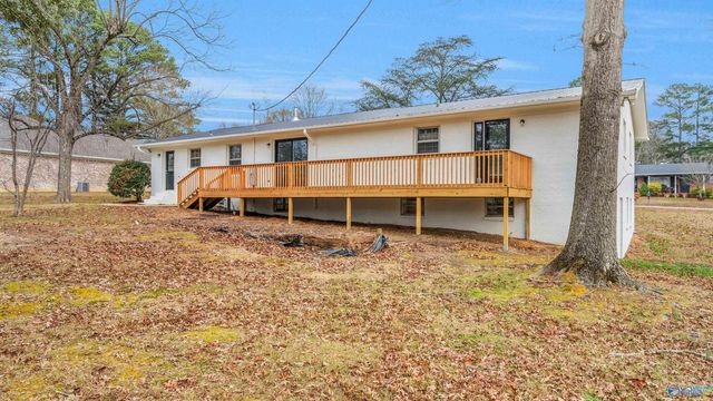 131 Skidmore Drive NW, Arab, AL 35016