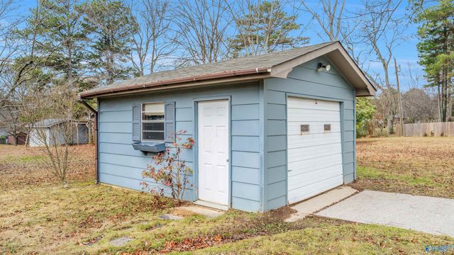 131 Skidmore Drive NW, Arab, AL 35016