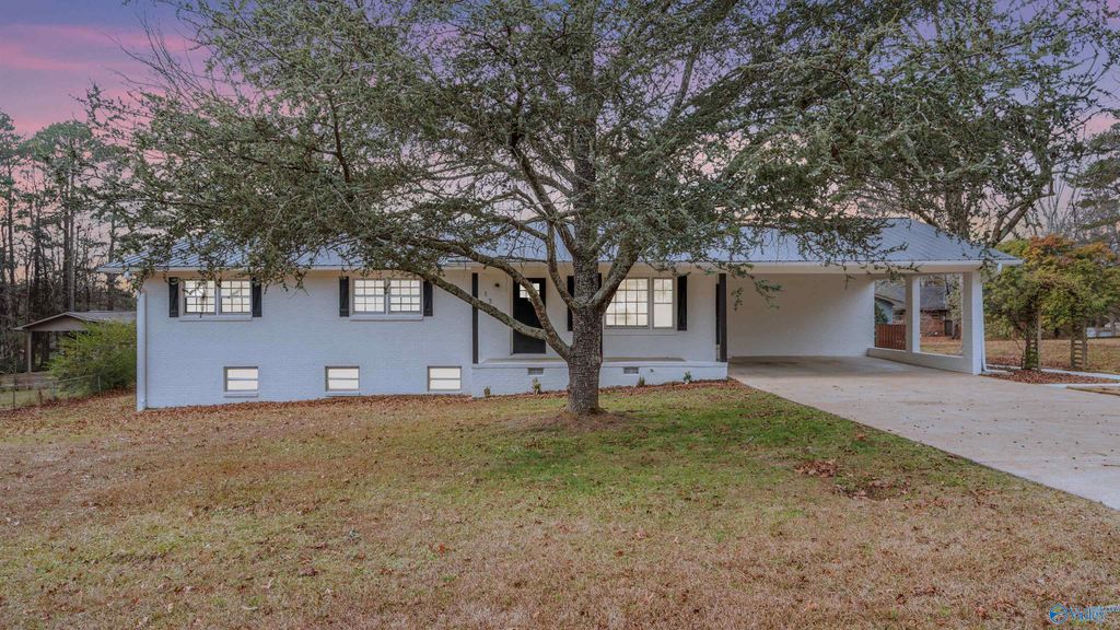 131 Skidmore Drive NW, Arab, AL 35016