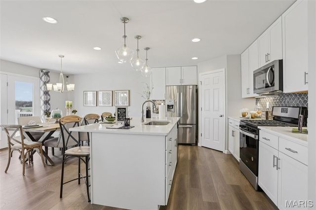 811 Yosemite Court, Troy, MO 63379