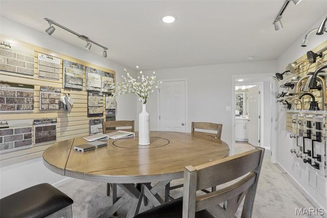 811 Yosemite Court, Troy, MO 63379