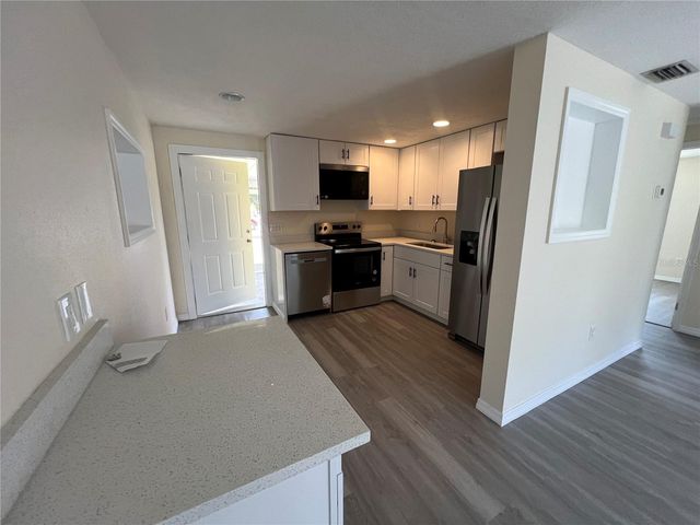 275 PINEAPPLE STREET 1, Englewood, FL 34223