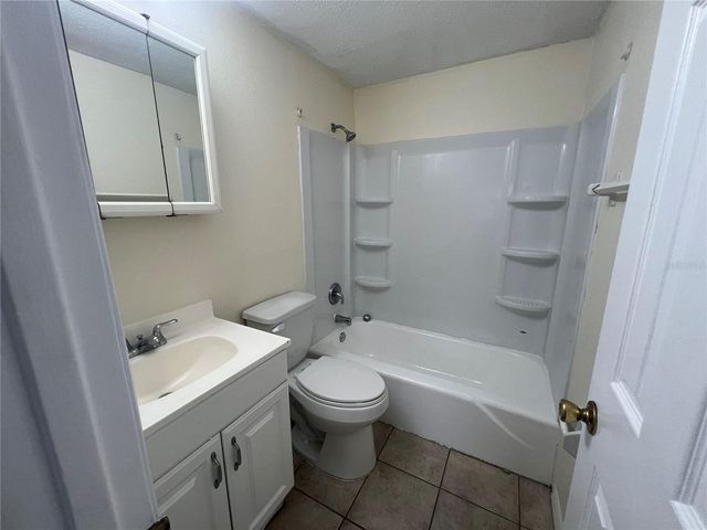 275 PINEAPPLE STREET 1, Englewood, FL 34223