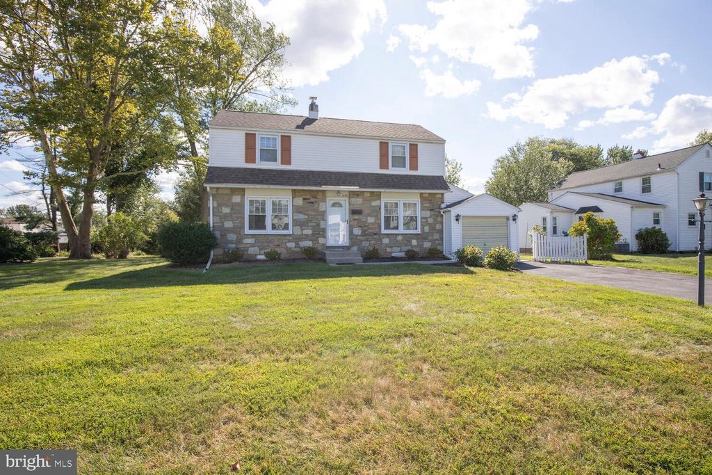 1130 VICTORIA RD, Warminster, PA 18974