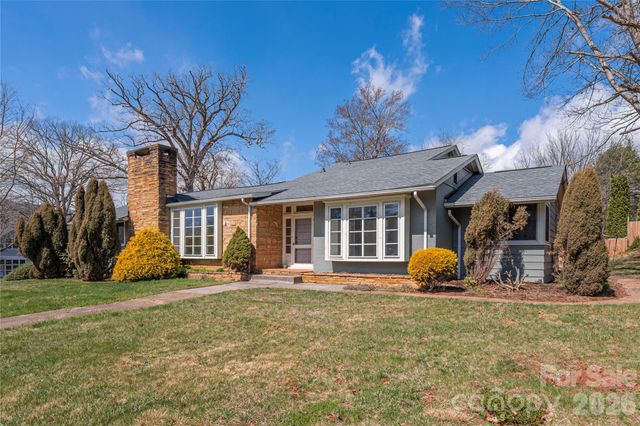 1159 N Main Street, Waynesville, NC 28786