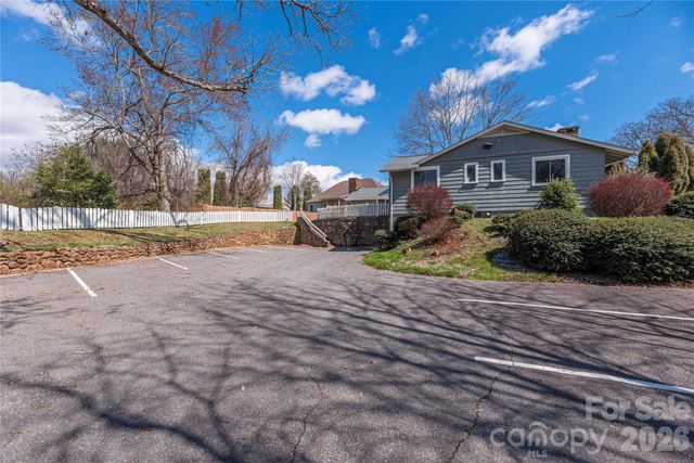 1159 N Main Street, Waynesville, NC 28786