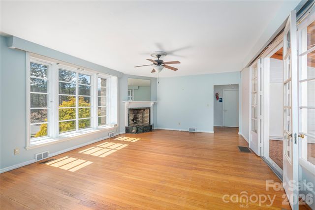 1159 N Main Street, Waynesville, NC 28786