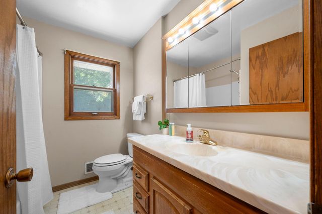 10725 Rich Avenue S, Bloomington, MN 55437