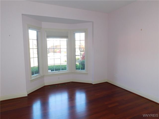 140 Hampton Hill Drive, Amherst, NY 14221